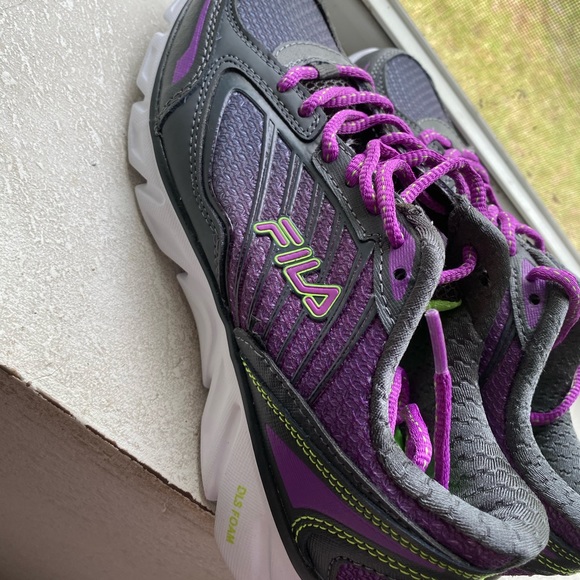 Fila Shoes - Fila Shoes Practically New